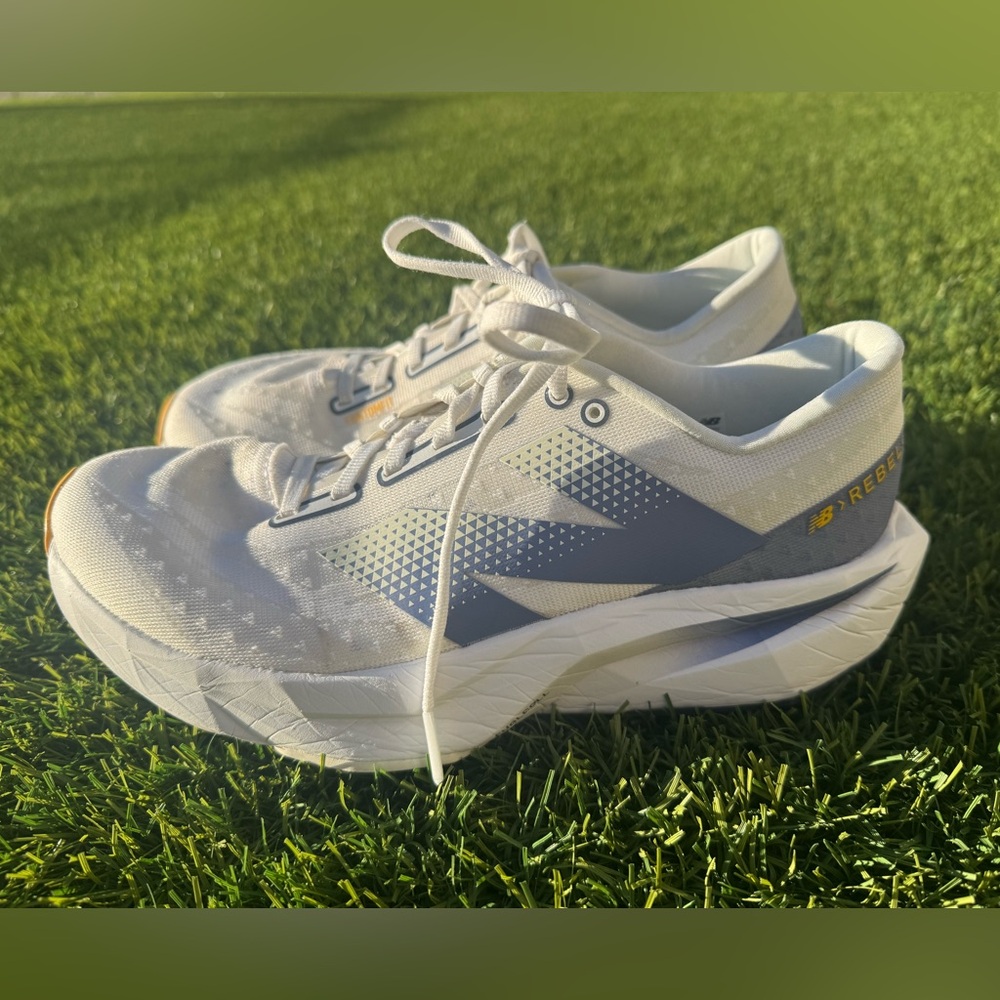 New Balance Women's FuelCell Rebel V4 'White Grey' WFCXCM4 Running Size 8.5